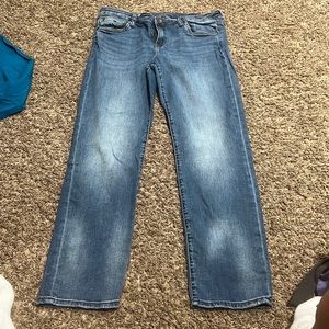 womens boyfriend jeans.